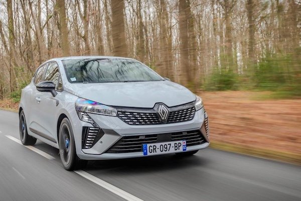 Renault Clio snaps last minute first win in 5 years – Best Selling Cars Blog